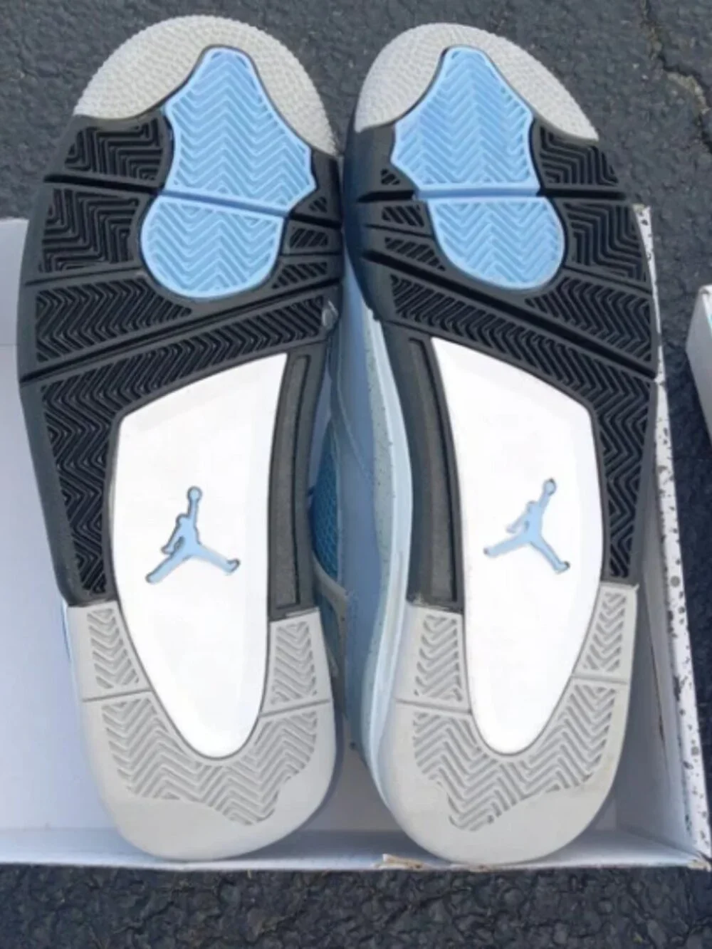 Air Jordan 4 Retro, University Blue